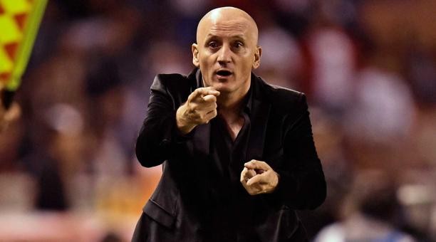 Se renueva el contrato del DT Diego Mansalves